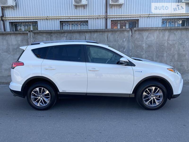 Позашляховик / Кросовер Toyota RAV4 2018 в Києві