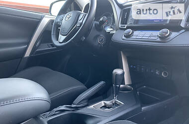 Позашляховик / Кросовер Toyota RAV4 2014 в 