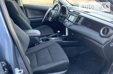 Позашляховик / Кросовер Toyota RAV4 2014 в 
