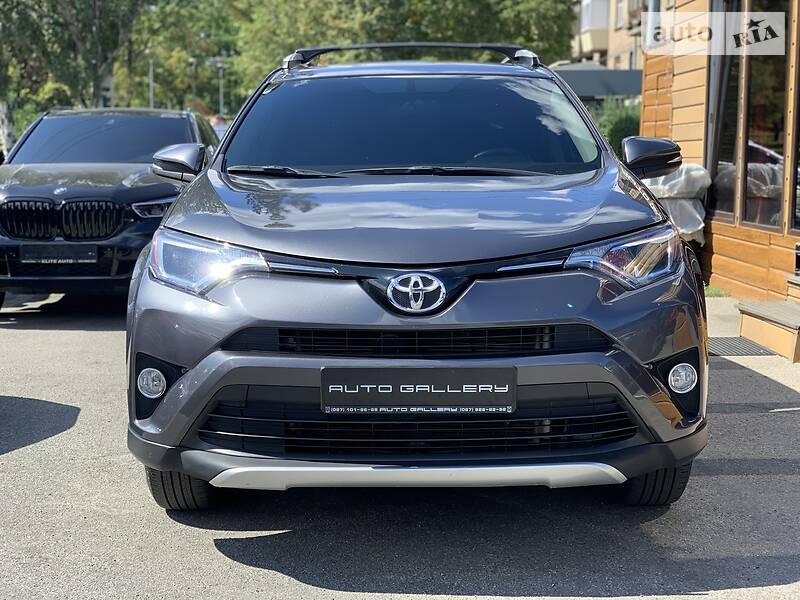 Універсал Toyota RAV4 2016 в Києві