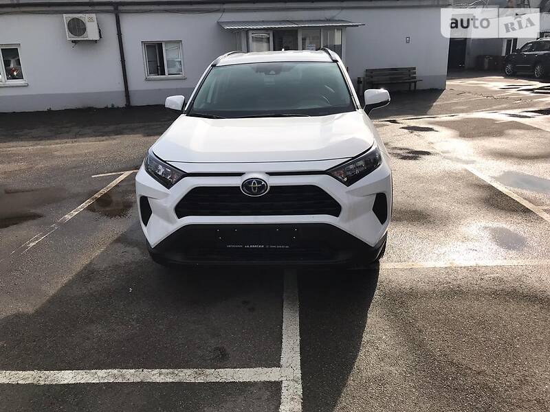 Позашляховик / Кросовер Toyota RAV4 2019 в Києві
