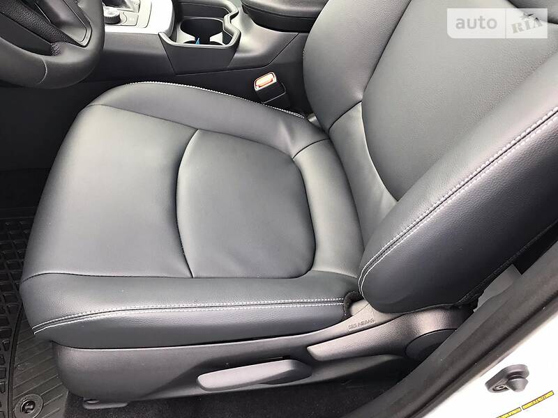 Позашляховик / Кросовер Toyota RAV4 2019 в Києві