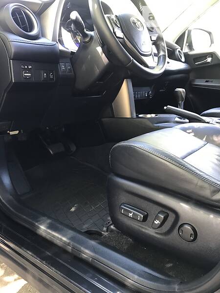Позашляховик / Кросовер Toyota RAV4 2013 в Києві