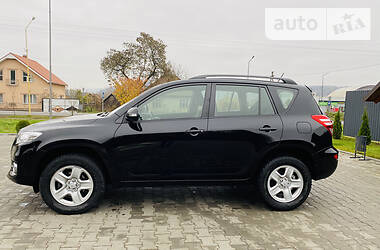 Внедорожник / Кроссовер Toyota RAV4 2012 в Иршаве