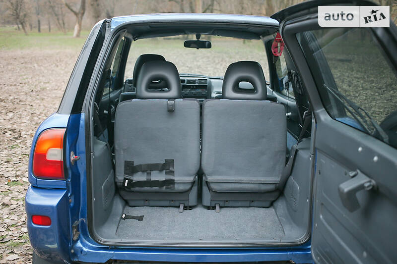 Внедорожник / Кроссовер Toyota RAV4 1996 в Днепре