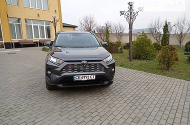 Внедорожник / Кроссовер Toyota RAV4 2019 в Черновцах