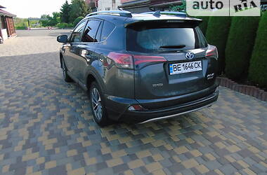 Внедорожник / Кроссовер Toyota RAV4 2016 в 