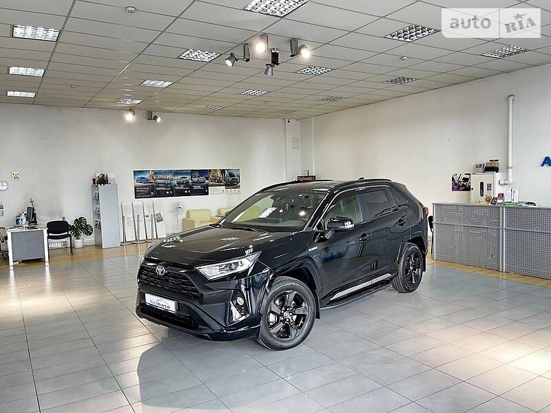 Внедорожник / Кроссовер Toyota RAV4 2020 в Чернигове