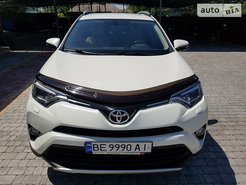 Позашляховик / Кросовер Toyota RAV4 2015 в Первомайську