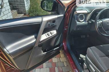 Внедорожник / Кроссовер Toyota RAV4 2015 в 