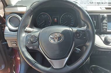 Внедорожник / Кроссовер Toyota RAV4 2015 в 