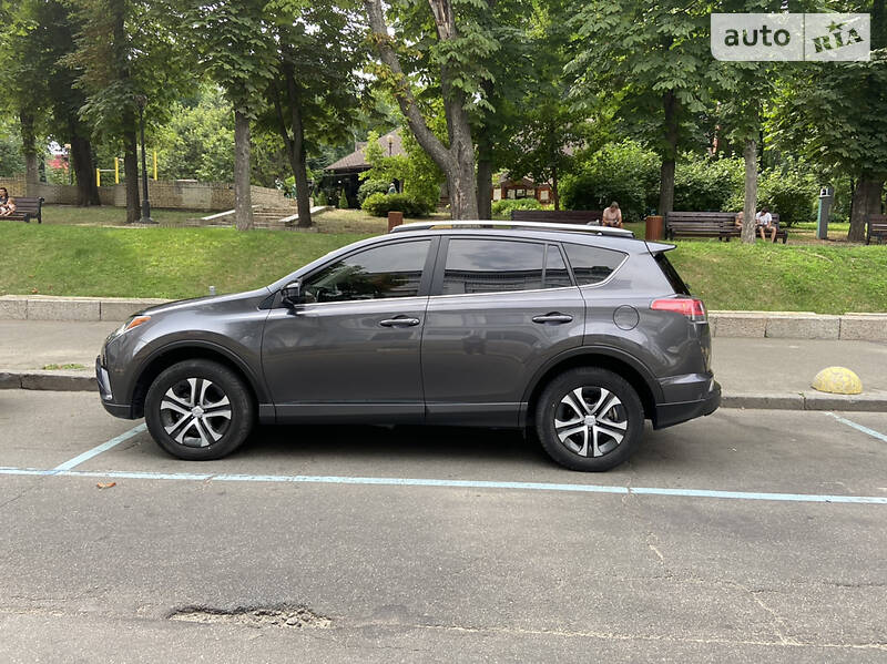 Внедорожник / Кроссовер Toyota RAV4 2018 в Киеве фото 3 Внедорожник / Кроссовер Toyota RAV4 2018 в Киеве