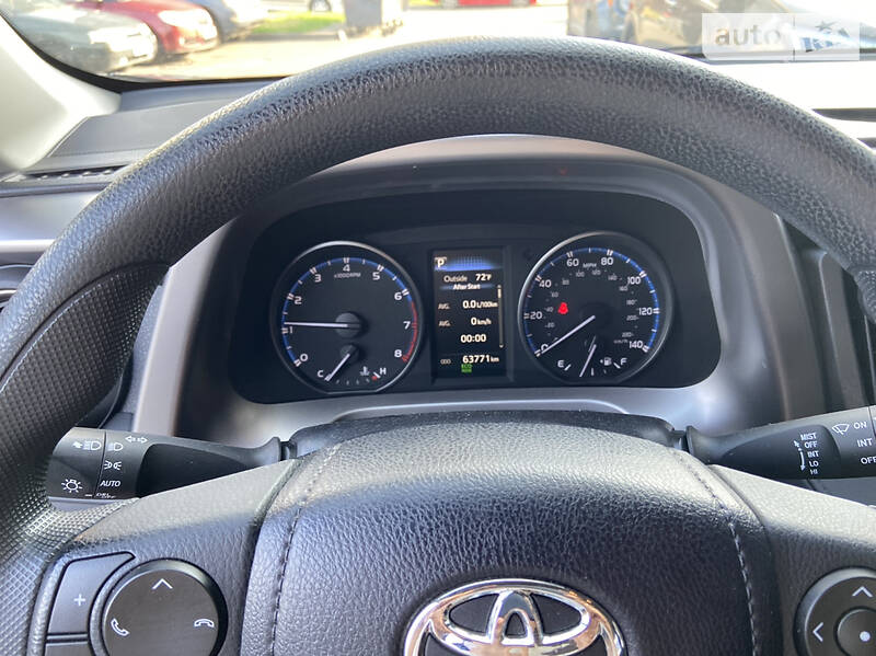 Внедорожник / Кроссовер Toyota RAV4 2018 в Киеве фото 13 Внедорожник / Кроссовер Toyota RAV4 2018 в Киеве