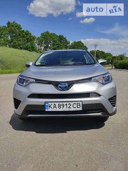 Внедорожник / Кроссовер Toyota RAV4 2018 в Киеве