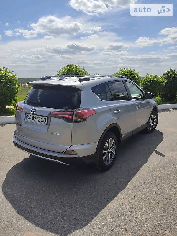 Внедорожник / Кроссовер Toyota RAV4 2018 в Киеве