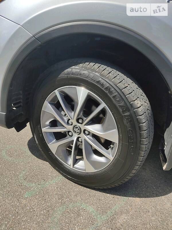 Внедорожник / Кроссовер Toyota RAV4 2018 в Киеве