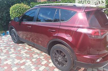 Внедорожник / Кроссовер Toyota RAV4 2015 в 