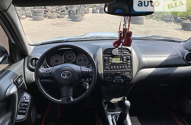 Позашляховик / Кросовер Toyota RAV4 2005 в Одесі