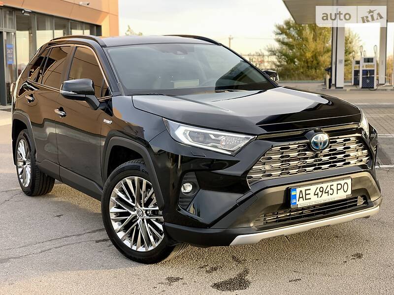 Позашляховик / Кросовер Toyota RAV4 2019 в Дніпрі