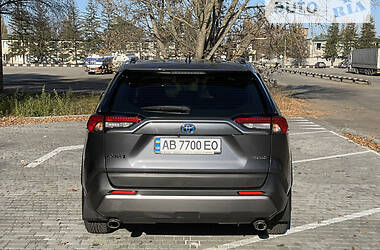 Позашляховик / Кросовер Toyota RAV4 2020 в Києві