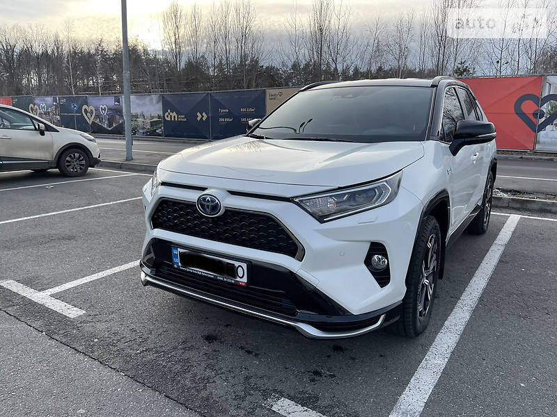 Позашляховик / Кросовер Toyota RAV4 2021 в Києві