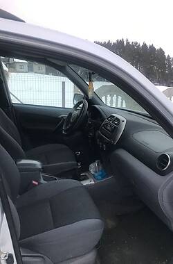 Внедорожник / Кроссовер Toyota RAV4 2002 в Черновцах