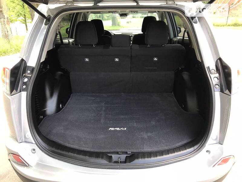 Внедорожник / Кроссовер Toyota RAV4 2017 в Черкассах