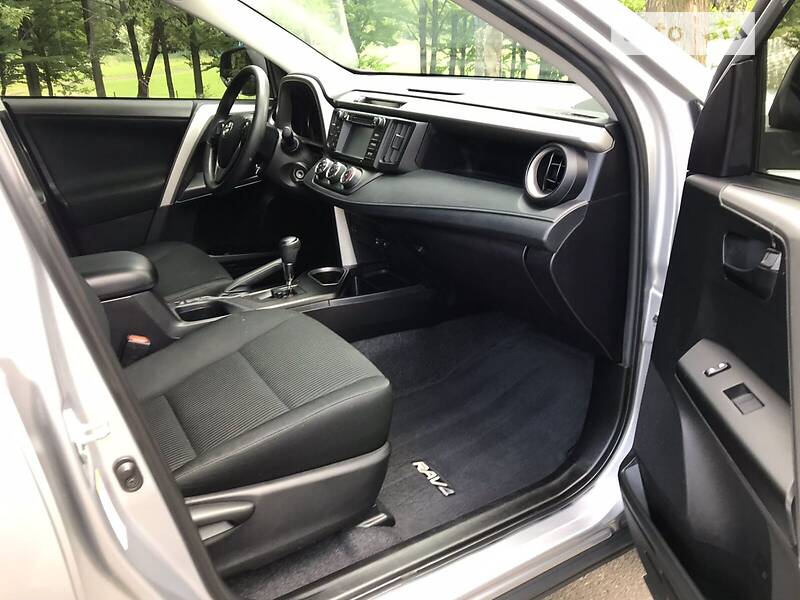 Внедорожник / Кроссовер Toyota RAV4 2017 в Черкассах