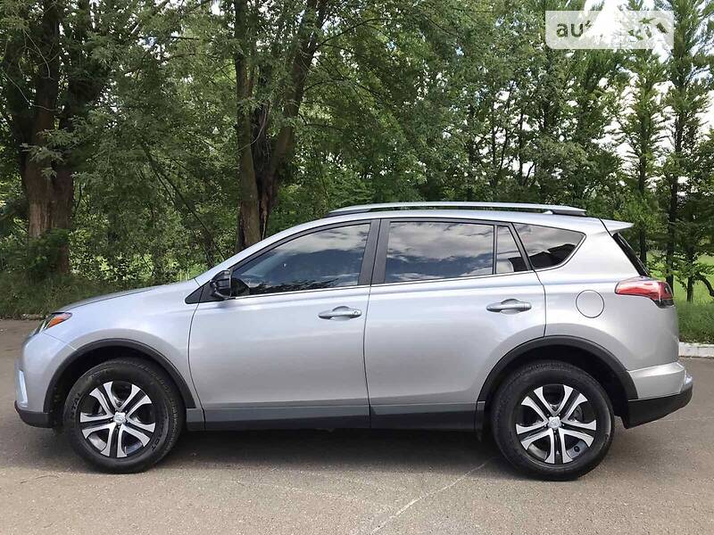 Внедорожник / Кроссовер Toyota RAV4 2017 в Черкассах