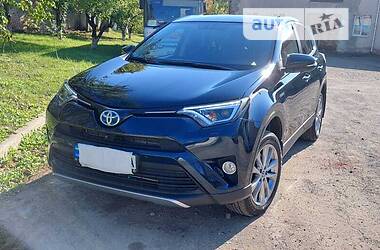 Позашляховик / Кросовер Toyota RAV4 2018 в Ужгороді