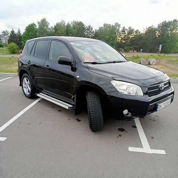 Внедорожник / Кроссовер Toyota RAV4 2006 в Ровно