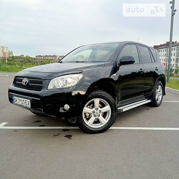 Внедорожник / Кроссовер Toyota RAV4 2006 в Ровно
