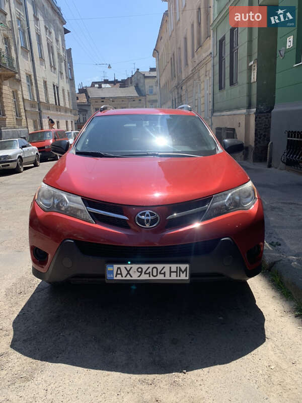 Універсал Toyota RAV4 2015 в Києві