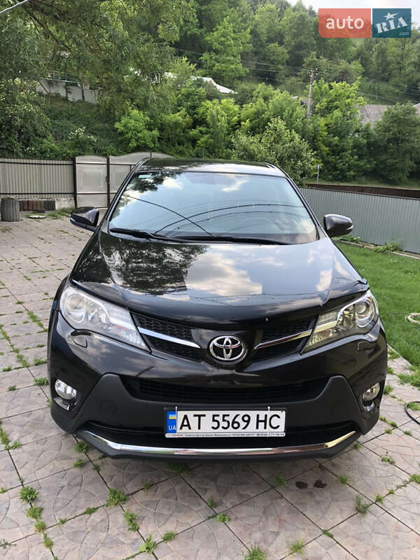 Позашляховик / Кросовер Toyota RAV4 2014 в Івано-Франківську