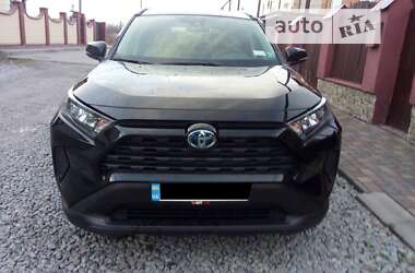 Позашляховик / Кросовер Toyota RAV4 2020 в Львові
