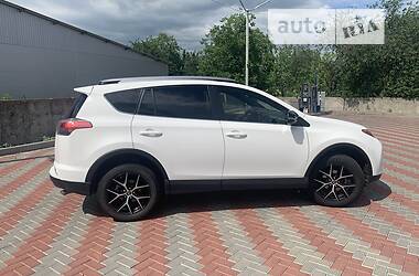 Позашляховик / Кросовер Toyota RAV4 2017 в Білій Церкві