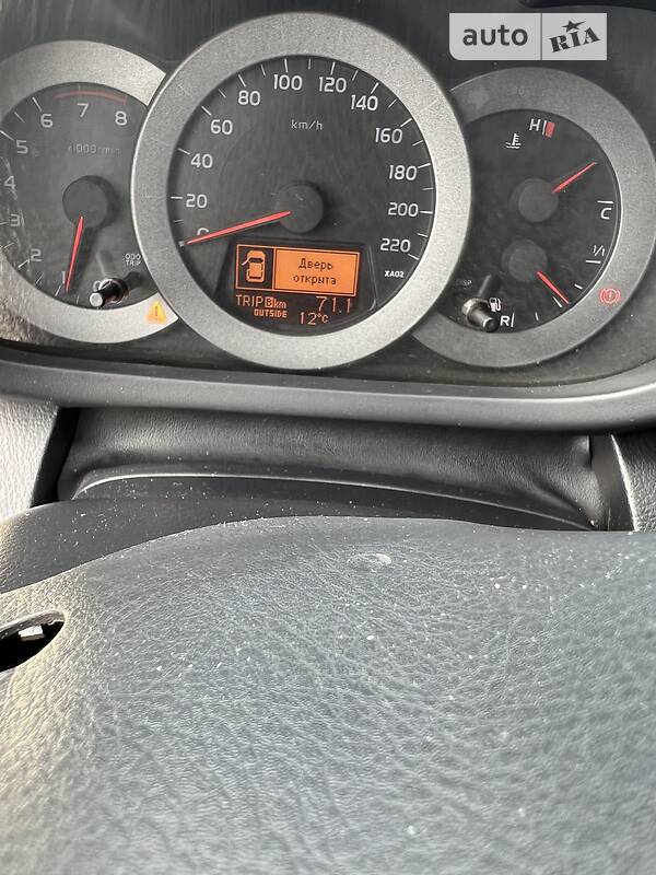 Позашляховик / Кросовер Toyota RAV4 2007 в Чернівцях