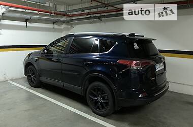 Внедорожник / Кроссовер Toyota RAV4 2018 в Хмельницком