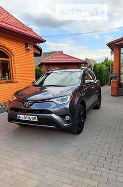 Внедорожник / Кроссовер Toyota RAV4 2018 в Ракитном