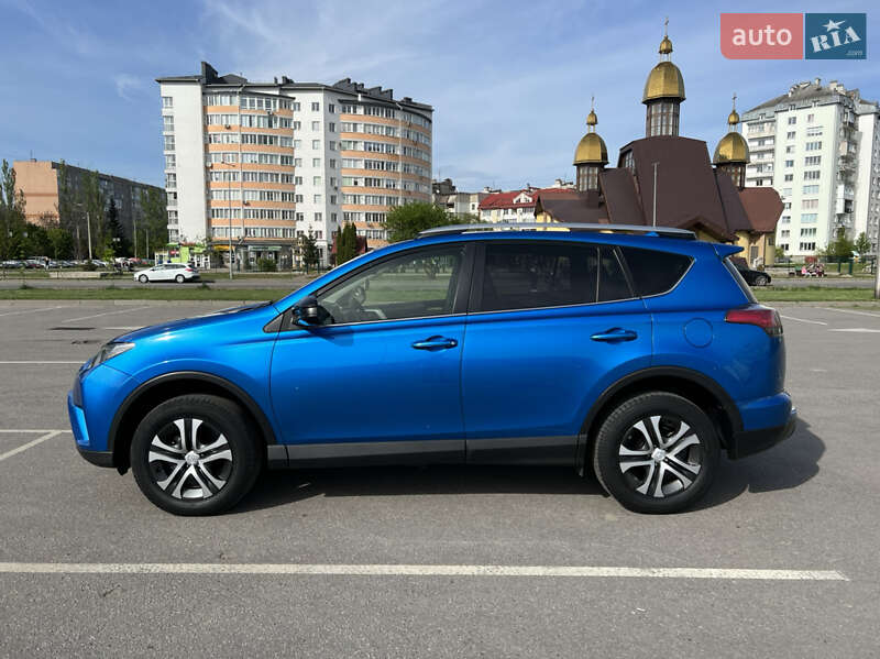 Внедорожник / Кроссовер Toyota RAV4 2016 в Киеве