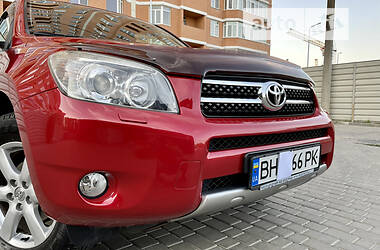 Внедорожник / Кроссовер Toyota RAV4 2008 в 