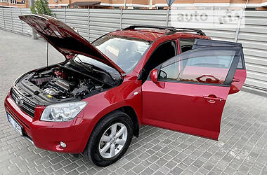 Внедорожник / Кроссовер Toyota RAV4 2008 в 