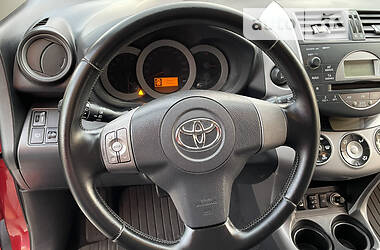 Внедорожник / Кроссовер Toyota RAV4 2008 в 