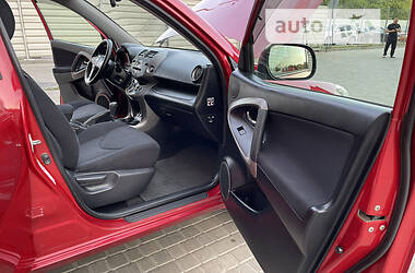 Внедорожник / Кроссовер Toyota RAV4 2008 в 