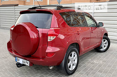 Внедорожник / Кроссовер Toyota RAV4 2008 в 