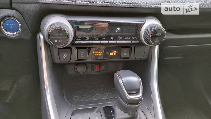 Внедорожник / Кроссовер Toyota RAV4 2020 в Киеве фото 8 Внедорожник / Кроссовер Toyota RAV4 2020 в Киеве