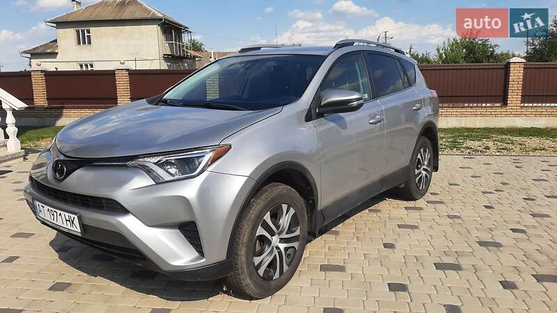 Позашляховик / Кросовер Toyota RAV4 2016 в Коломиї