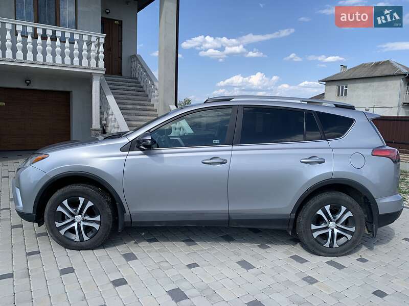 Позашляховик / Кросовер Toyota RAV4 2016 в Коломиї