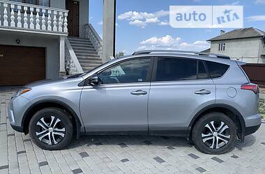 Позашляховик / Кросовер Toyota RAV4 2016 в Коломиї