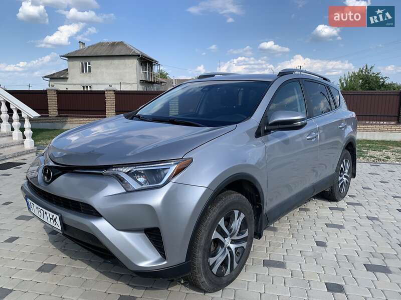 Позашляховик / Кросовер Toyota RAV4 2016 в Коломиї